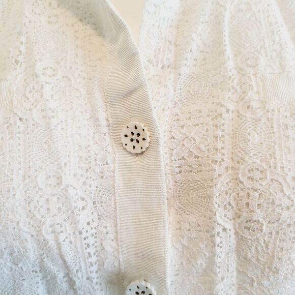 Cabi sleeveless pretty eyelet button front top - Picture 5 of 10